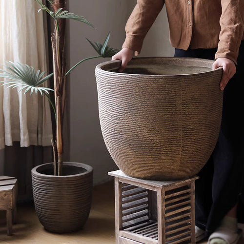 Vintage-Style Cement Planter – Indoor/Outdoor