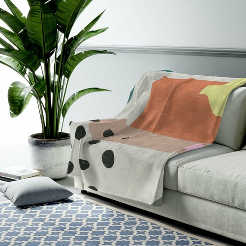 Abstract Vase Plush Velveteen Throw Blanket